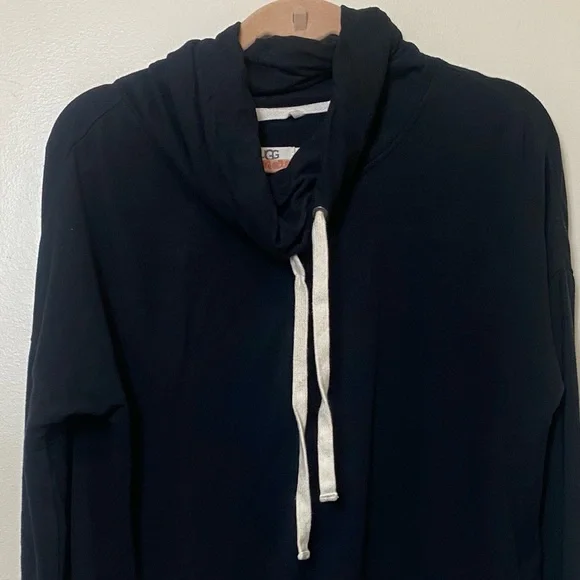 UGG Women’s Cowl Neck Sweatshirt. Black. Size Medium. - Picture 2 of 6